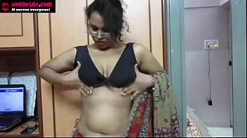 भारतीय अश्लील शिक्षिका हॉर्नी लिली