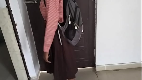 गाँव की देसी स्कूली प्रेमिका के गर्म सेक्स वीडियो