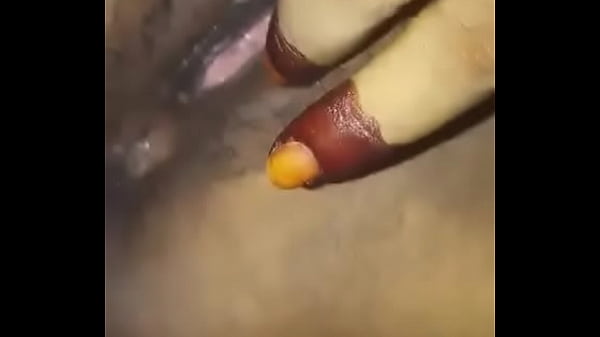 देसी जोड़ा जिसमें पत्नी दूसरे मर्द के साथ मज़े लेती है