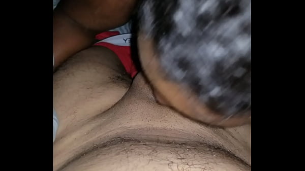 देसी चूस रही है मिश्रित लंड का स्वाद