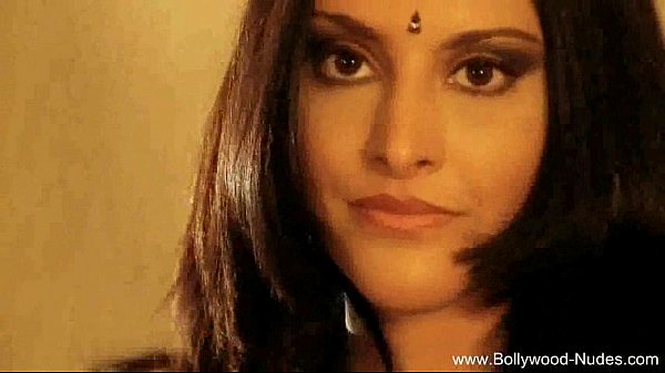 बॉलीवुड की मसालादार माँ, देसी अंदाज़ में