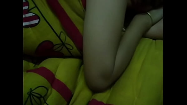 पड़ोसी के साथ मस्ती करती देसी भाभी