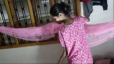 देसी भाभी ने बुलाया अपने बड़े लंड वाले बॉयफ्रेंड को घर, दोपहर में जमकर चोदने के लिए