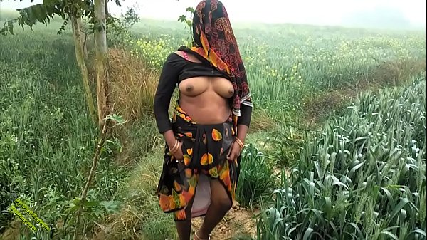 बाहर खुले में देसी राधिका का यौन उत्सव