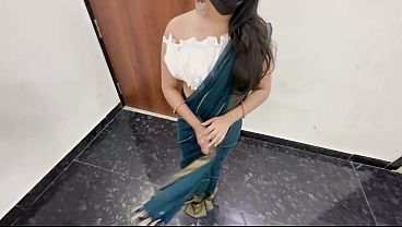 चाचा को धोखा देकर स्टेप आंट ने मेरे साथ की गर्मागरम सेक्स की मस्ती हिंदी ऑडियो