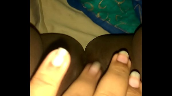 देसी लड़की अपनी चुदाई का मजा लेते हुए