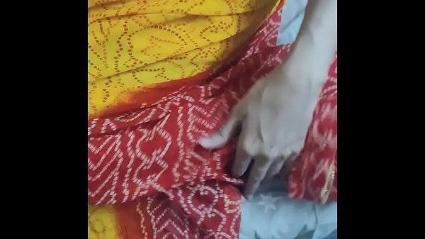 भारतीय गरम सेक्सी साड़ी वाली आंटी को जवान लड़के ने चोदा