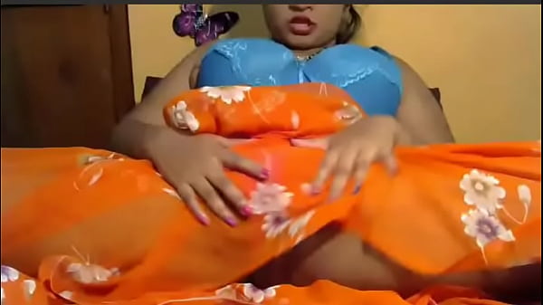 गीली चूत वाली देसी भाभी