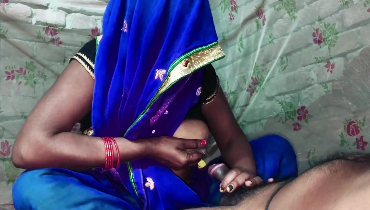 Padosi Aunty Apne Boyfriend Ke Lund Pe Dudh Nikal Ke Chut Chudai.indian Desi Village Bhabhi Ki Hard Chudai Hindi Viral Videos