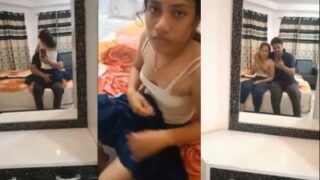 बिहारी कॉलेज लड़की का सेक्सी अध्यापक के साथ जंगली संभोग
