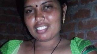 बेपर्दा गांव की देसी चुदाई का मोबाइल वीडियो