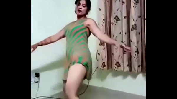 मस्त देसी चुटिया का जांघ उठाकर थिरकना