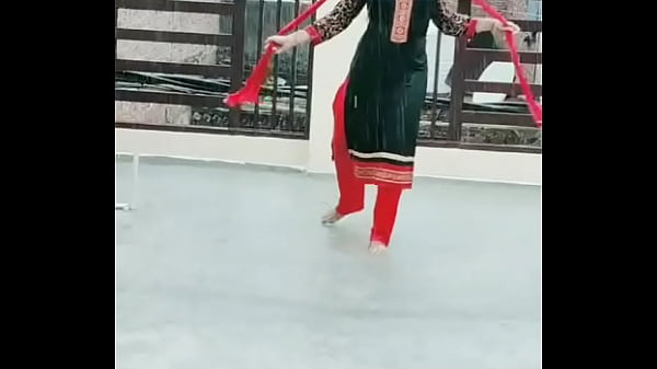 गर्म देसी नाच वीगो में