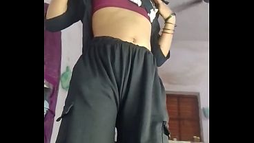 भारतीय भाभी की चूत में उसके पति ने घुसकर किया तेज़ काउगर्ल पोज़ीशन में ज़ोरदार चुदाई, हिंदी आवाज़ के साथ
