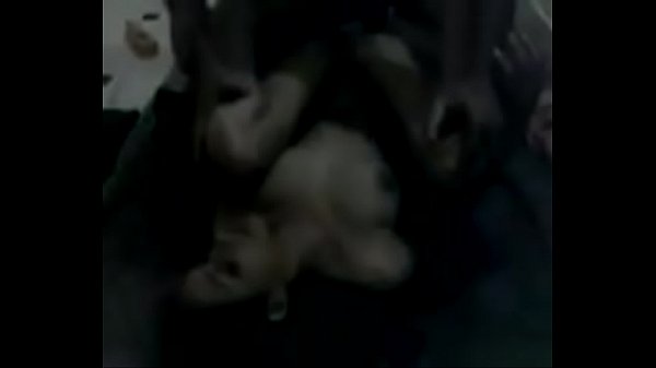मस्त देसी जोड़ी का गर्म सेक्स वीडियो, देखो Desi-scandals.com पर और भी मज़ेदार क्लिप्स