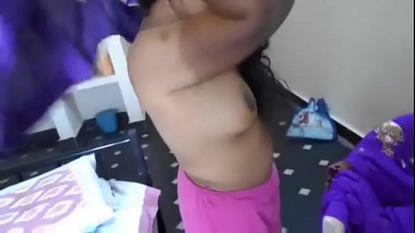 मोटी गरम भारतीय आंटी को पड़ोसी ने दो बार चोदा