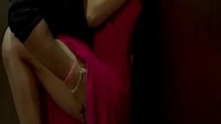 गर्म मादा ने लड़के को लुभाया और वयस्क वेब सीरीज में उसके साथ मज़े किए
