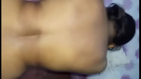 गर्म देसी बीवी का कुत्ते वाला मोड में जोरदार चुदाई