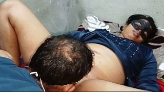 गरम भारतीय भाभी की चिकनी चूत चूसने और चोदने का साफ हिंदी आवाज वाला वीडियो