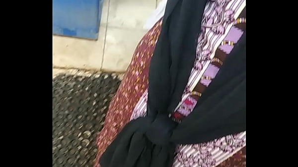 घाघरा उठाकर मौसी की चूत