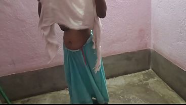 मस्त देसी नई सुपर सेक्सी लड़की लंबा केला चूसने वाली