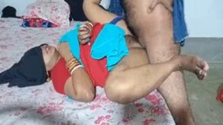 बिहारी लड़के और अपने दोस्त की भड़कीली बीवी की देसी सेक्स वीडियो, चूत चाटने और रगड़ने का मजा