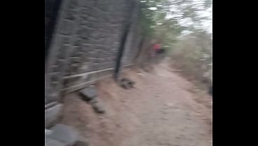 देसी आंटी की चिकनी चूत मुंबई में खुली