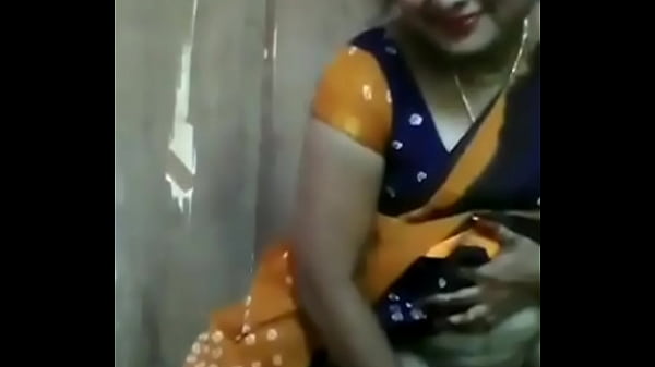 देसी भाभी का चिकना बदन