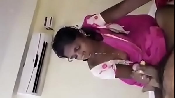 देसी आंटी का गर्म मुँह का मज़ा