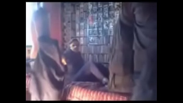 देसी जोड़ा तीन का खेल – कड़क एक्शन भाग 1