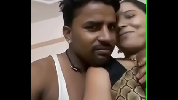 दबा के दबाओ देसी मौसी के बड़े भारी दूध